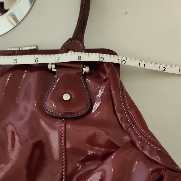 Liz Claiborne Shiny Burgundy Shoulder Bag - Picture 9 of 10